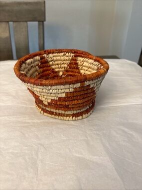 Handcrafted Round Wicker Coiled Beige Orange 6.25” Bowl Basket